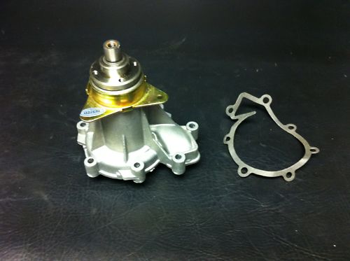 FOR MERCEDES 190D W201 200D 200TD W124 C200 E200 WATER PUMP