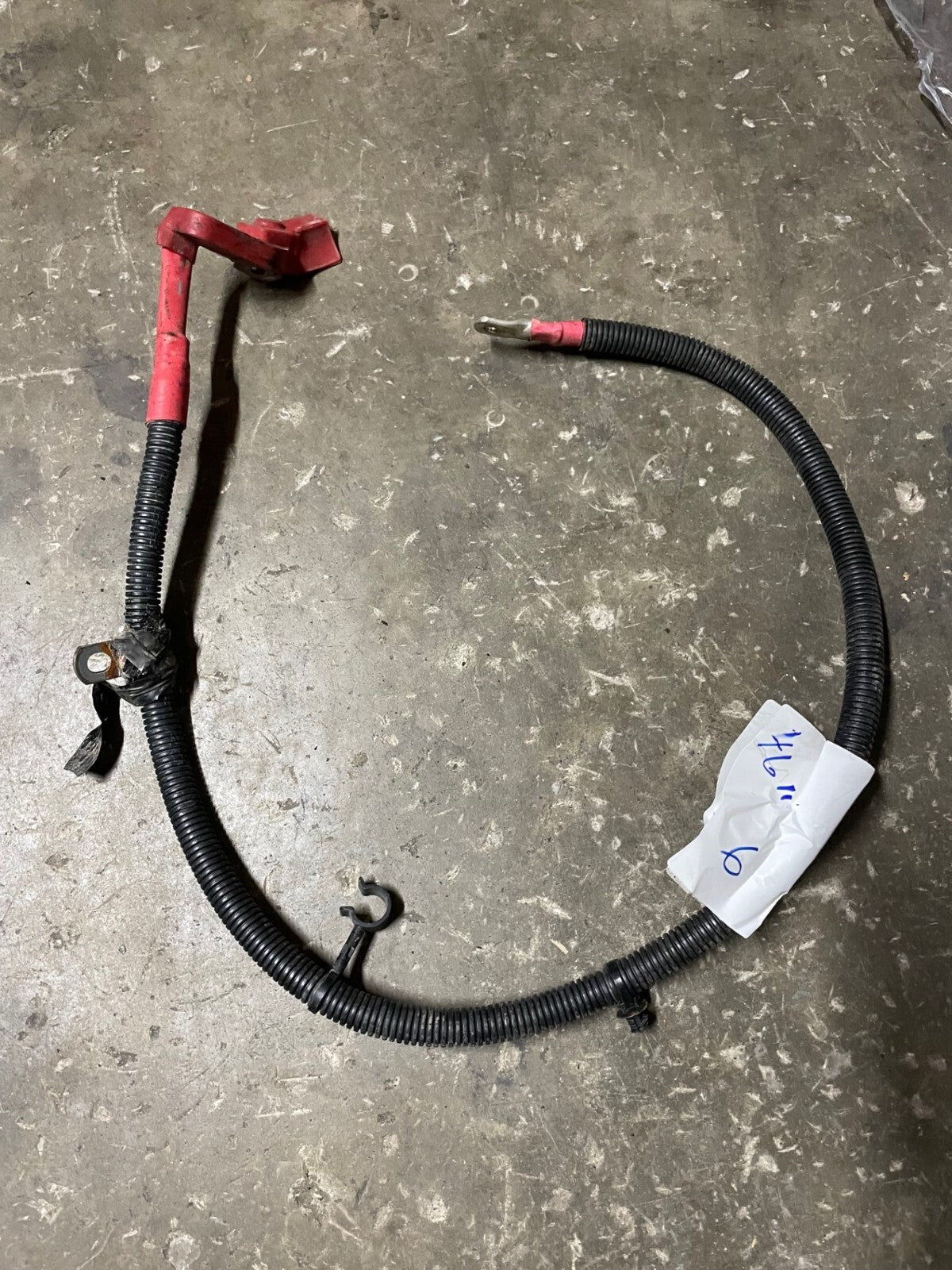 LANDROVER DEFENDER BATTREY POSITIVE CABLE  LEAD  46"