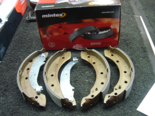 LANDROVER FREELANDER 97> REAR BRAKE SHOES NEW 