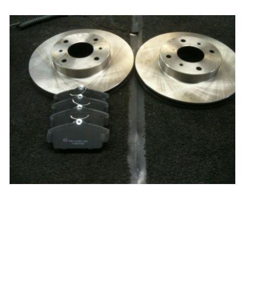 FOR NISSAN ALMERA N16 00-06 2 FRONT VENTED BRAKE DISCS BRAKE PADS NON ABS 256MM