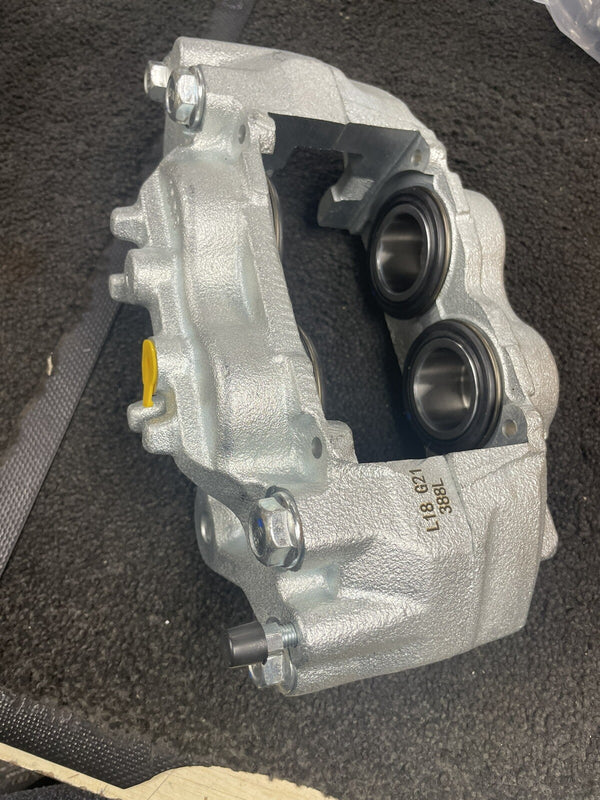 FOR MITSUBISHI PAJERO SHOGUN 3.2 DID 4WORK FRONT LEFT LH BRAKE CALIPER 4 PISTON