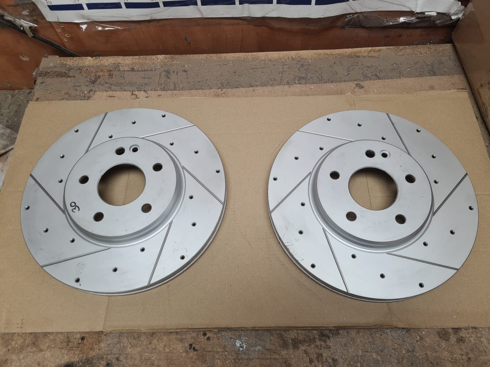 FOR MERCEDES SLK C200 W203 S230 E CLASS FRONT DRILLED GROOVED BRAKE DISCS 300mm