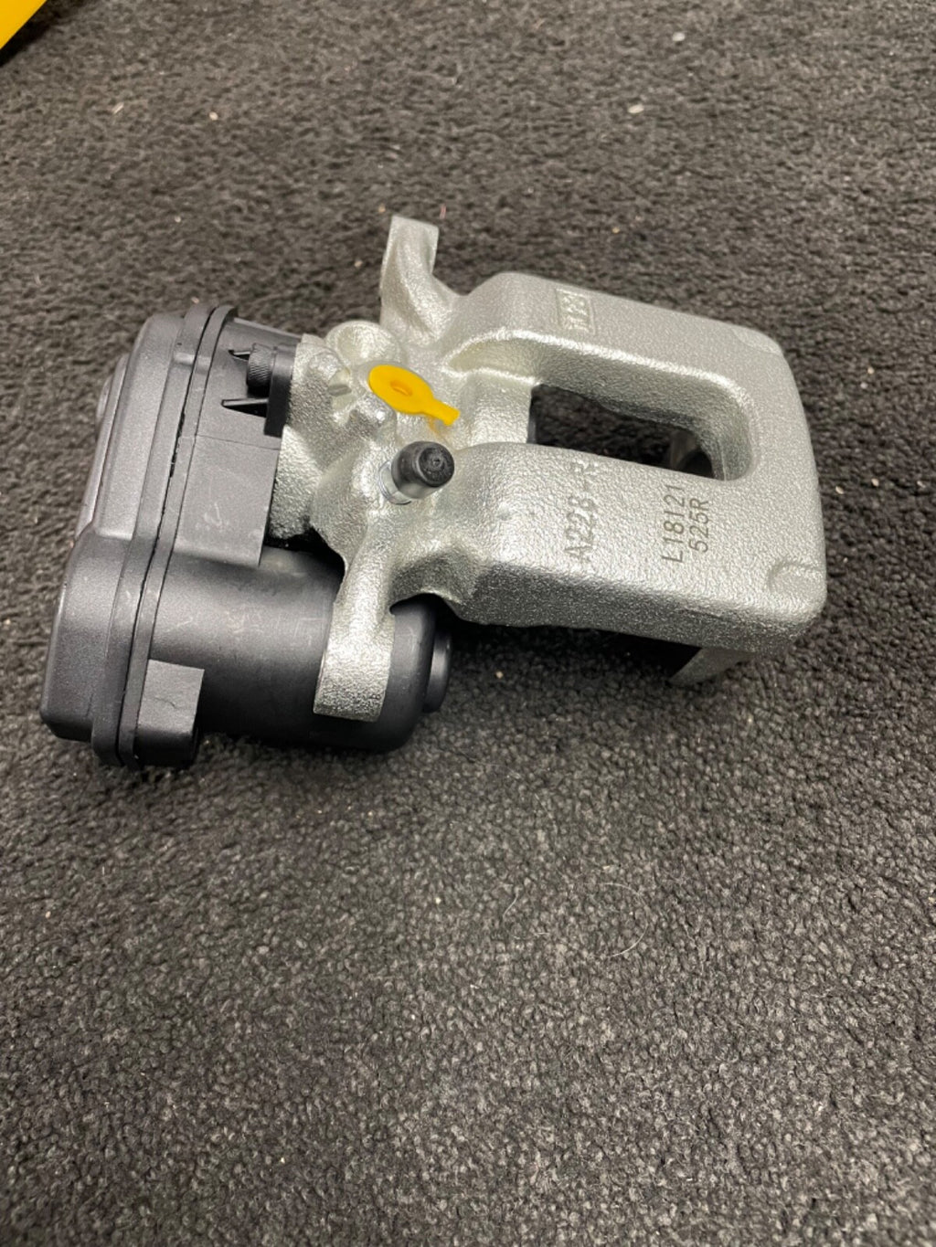 REAR RIGHT SIDE BRAKE CALIPER WITH MOTOR AUDI SEAT VW 8U0 615 404B