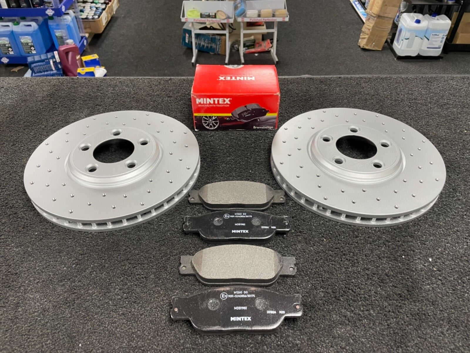 FOR JAGUAR S TYPE BRAKE DISC CROSS SPORT DRILLED  MINTEX BRAKE PAD FRONT 300MM