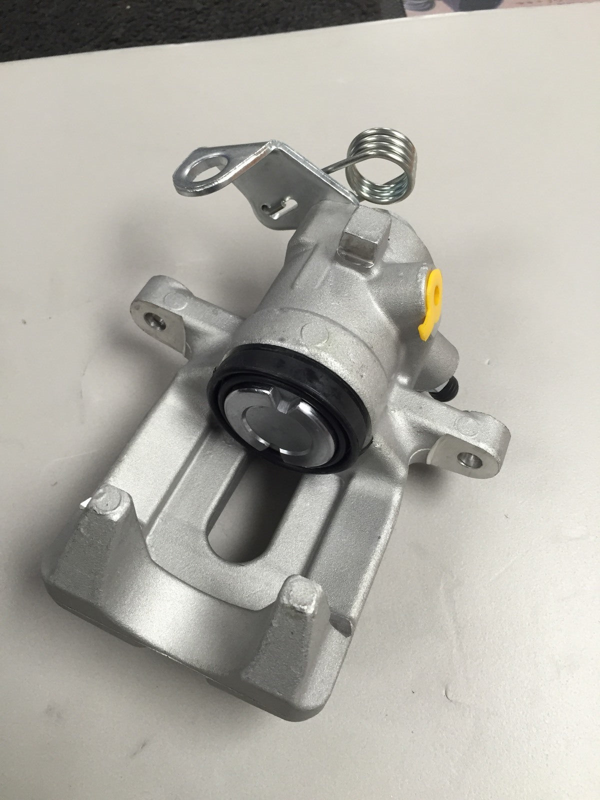 REAR BRAKE CALIPER LH SIDE PEUGEOT 1007 207 208 2008 LH LUCAS  