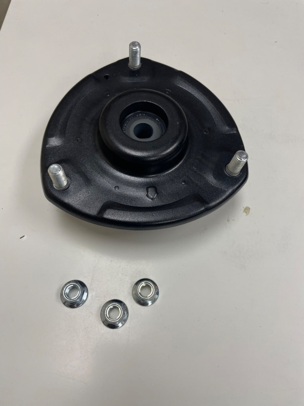 FOR HYUNDAI SANTA FE MK2 2.2 CRDI SORENTO FRONT TOP STRUT MOUNTING WITH BEARING