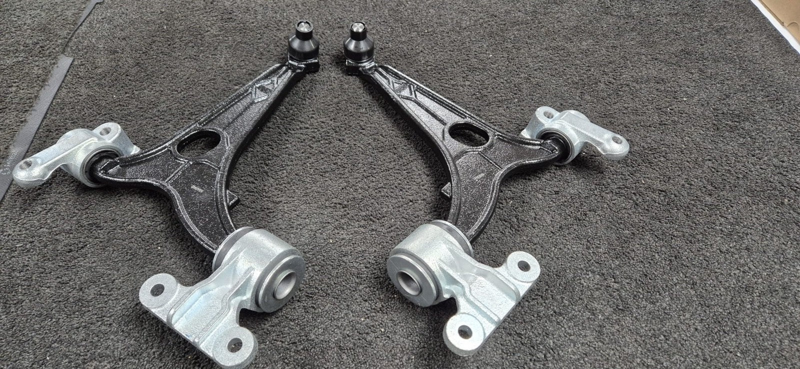 PEUGEOT EXPERT EUROBUS TAXI TEPEE LOWER WISHBONE ARMS BALL JOINT LH & RH SIDE X2