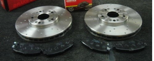 FOR LEXUS IS200 CROSS DRILLED BRAKE DISCS DRILLED & MINTEX PADS FRONT