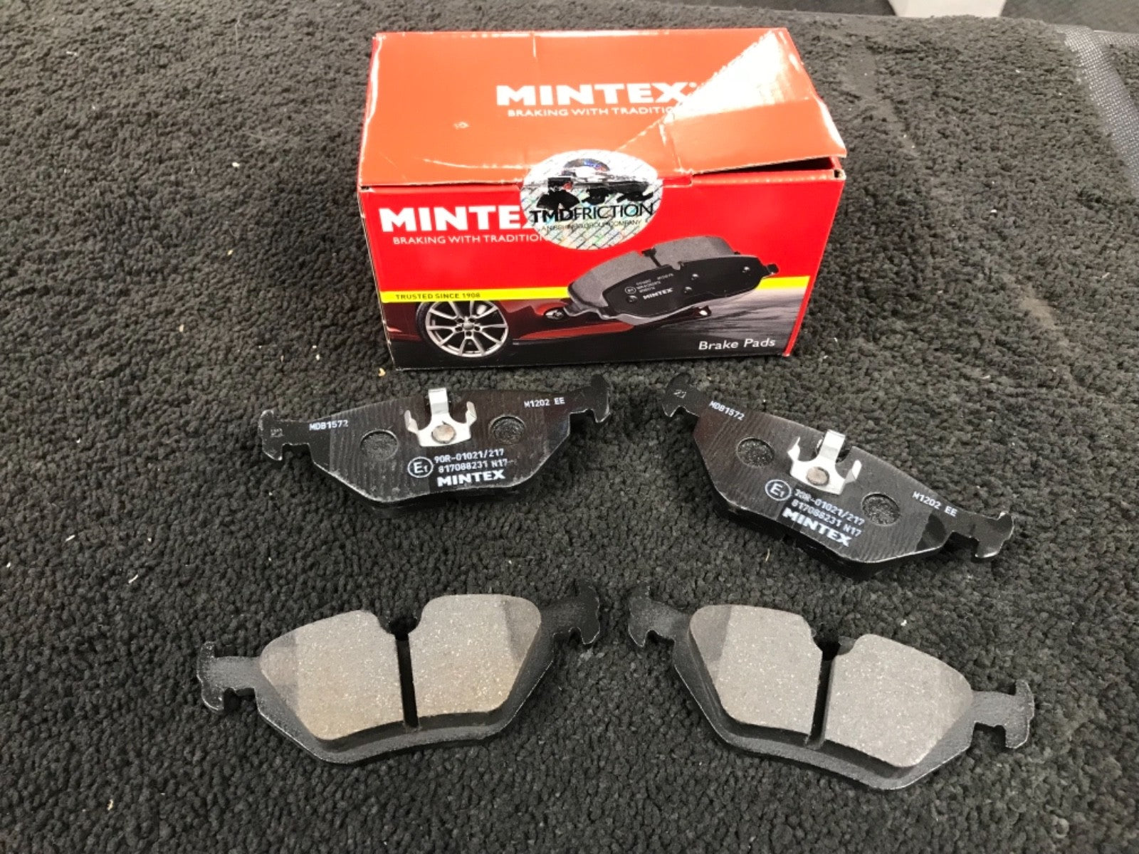 ROVER MG ZT ZT-T 2.5 190 4.6 MINTEX REAR BRAKE PADS MINTEX