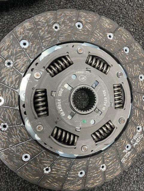AUDI  A4 S4 B8 8K2 8K5 A5 S5 8T3 S4 S5 QUATTRO CLUTCH KIT 0B1141031K 0B1141031P