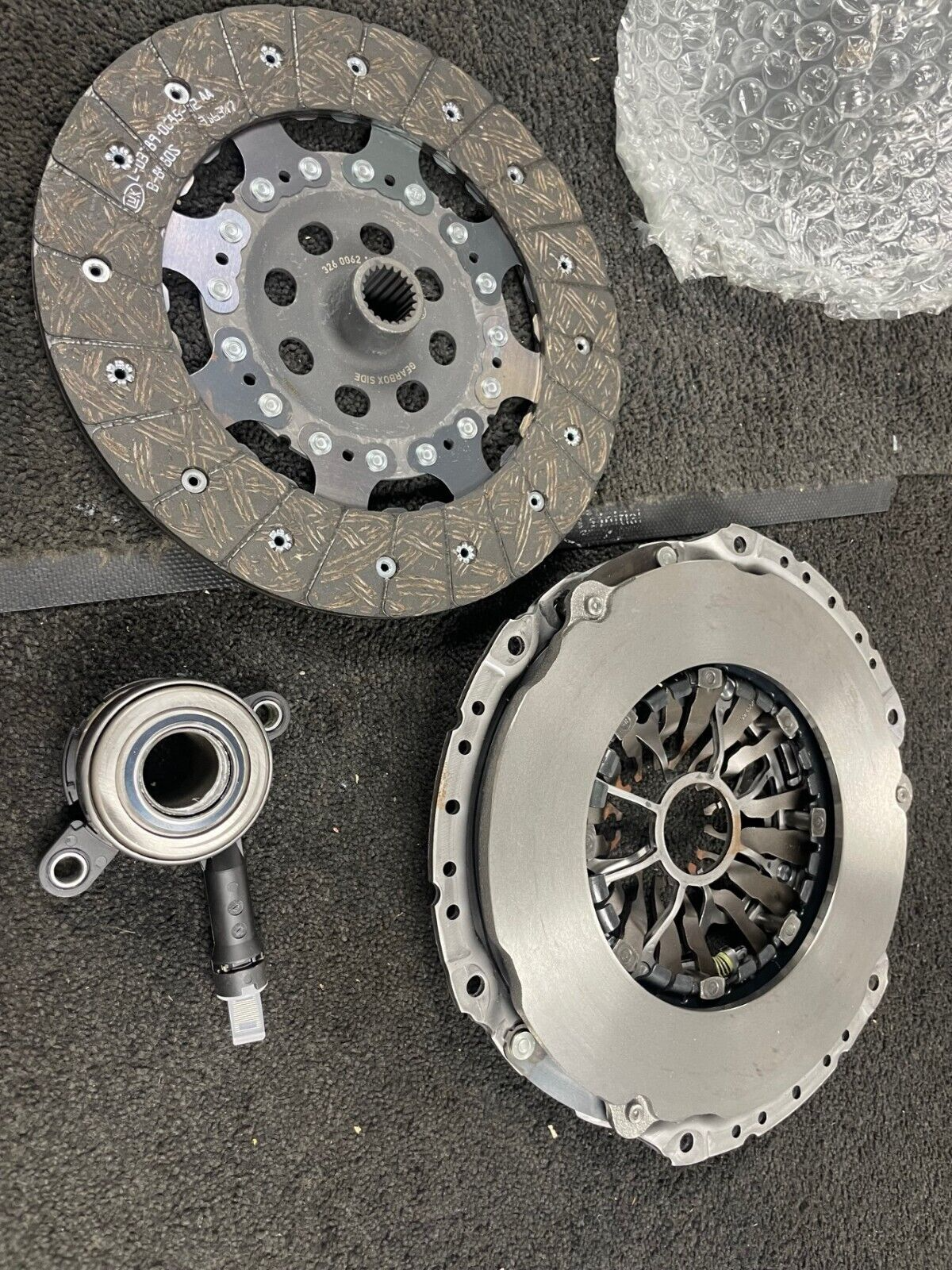 BRAND NEW GENUINE LUK CLUTCH KIT FOR RENAULT MASTER 2.3DCi 2010-2015 260mm