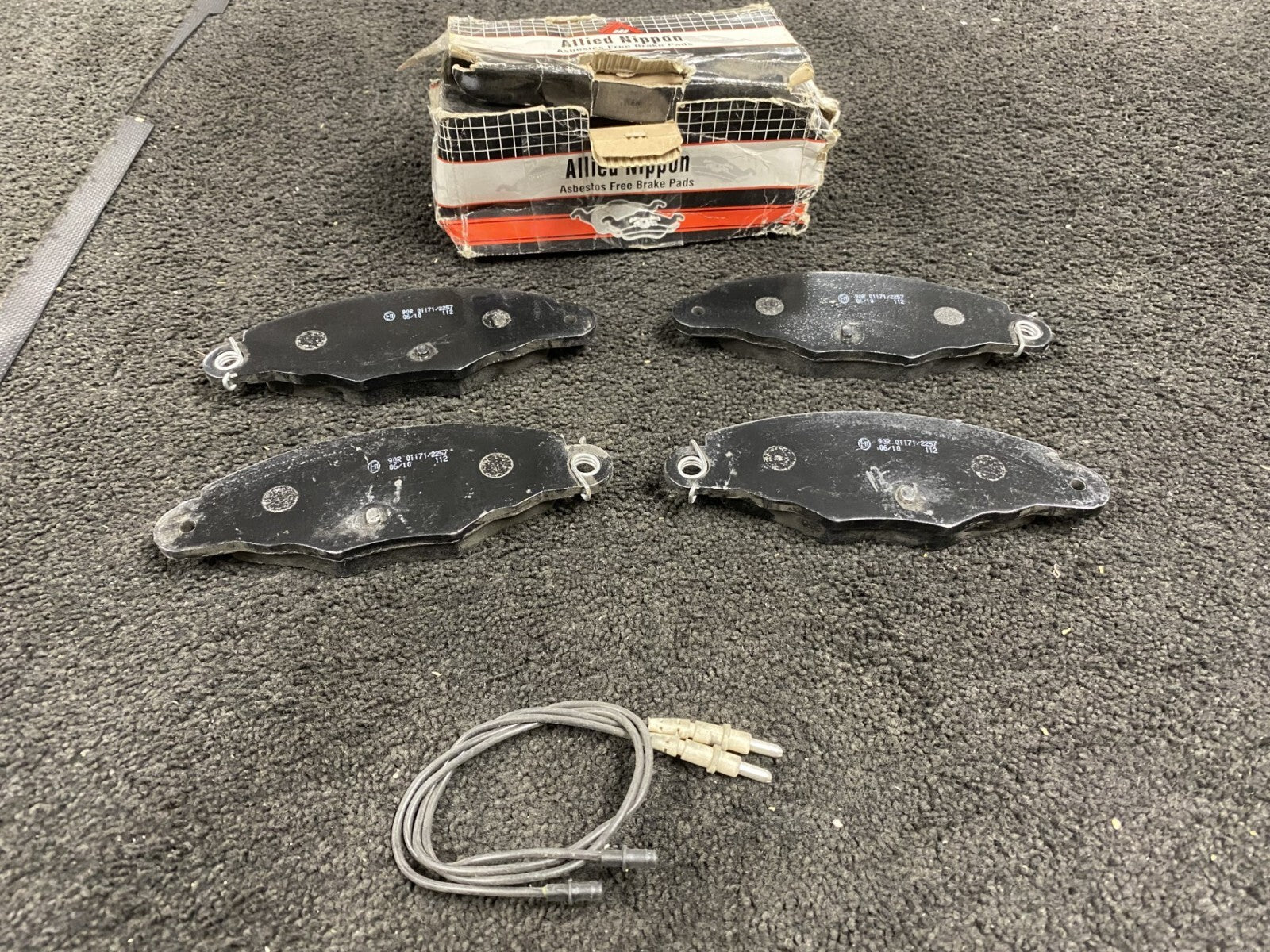 FRONT BRAKE PAD SET FITS CITROEN XANTIA 1.9 TURBO XM 3.0 1993-01