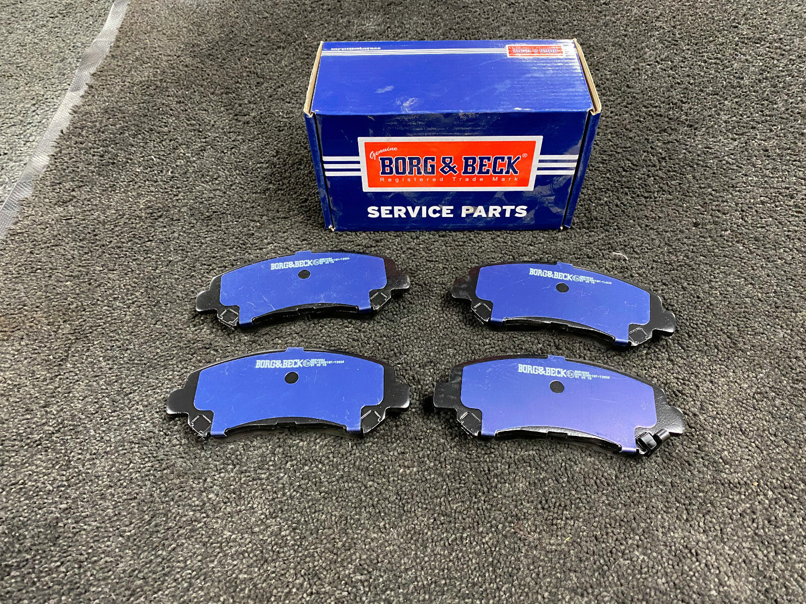 FRONT BRAKE PADS FOR NISSAN JUKE NISMO 1.6DIG-T RS F15 2014 ON