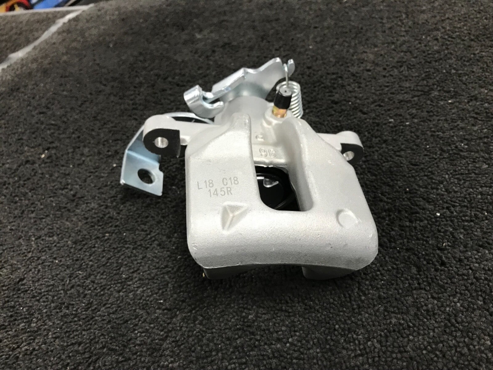 FOR TOYOTA AURIS COROLLA 1.4 1.6 2.0 D4D REAR RIGHT DRIVER SIDE BRAKE CALIPER 