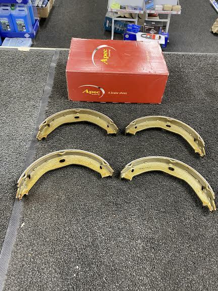 FOR JEEP GRAND CHEROKEE 2.7 (1999-2005)  APEC REAR BRAKE SHOES SET OF 4