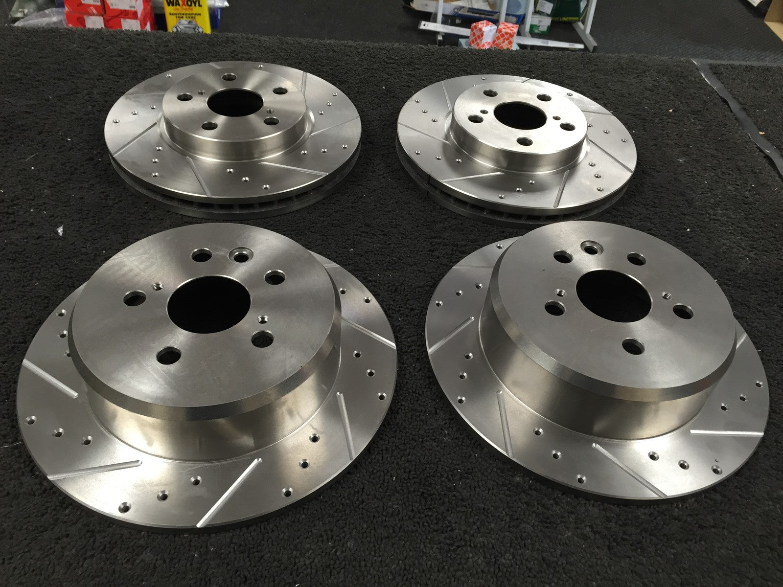 FOR CELICA 1.8 VVTI 140BHP 2002-2006 DRILLED GROOVED BRAKE DISC FRONT REARS