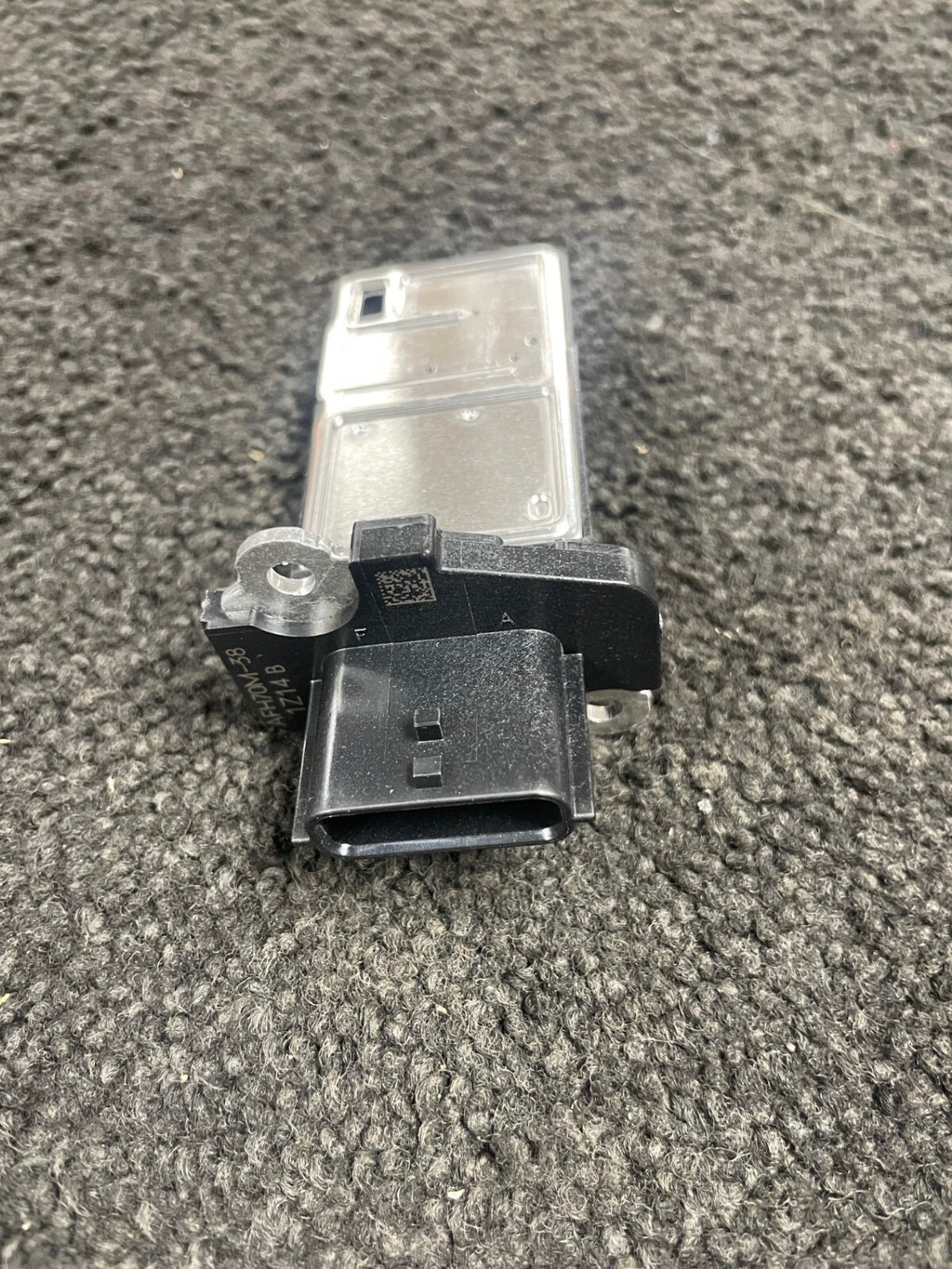 GENUINE AIR FLOW SENSOR FOR NAVARA D40 MURANO MICRA K12 JUKE F15 CUBE 226807S00B
