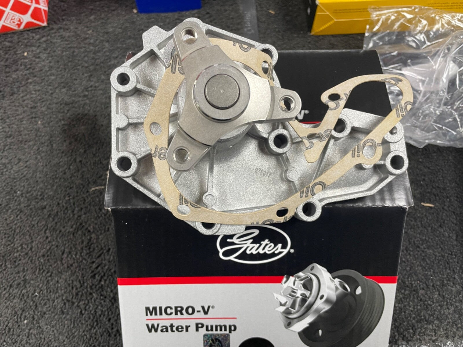 FOR RENAULT  CLIO 172 182 WATER PUMP WITH GASKET GATES