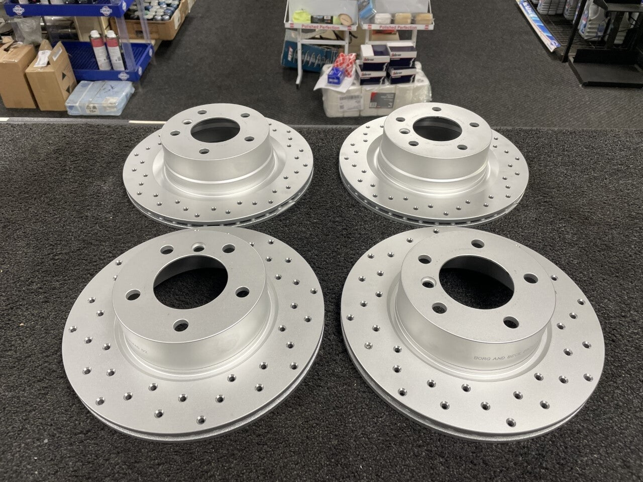 BMW 320D E90 120i 120D E81 E82 E87 Z4 E89 BRAKE DISC FRONT REAR CROSS DRILLED 