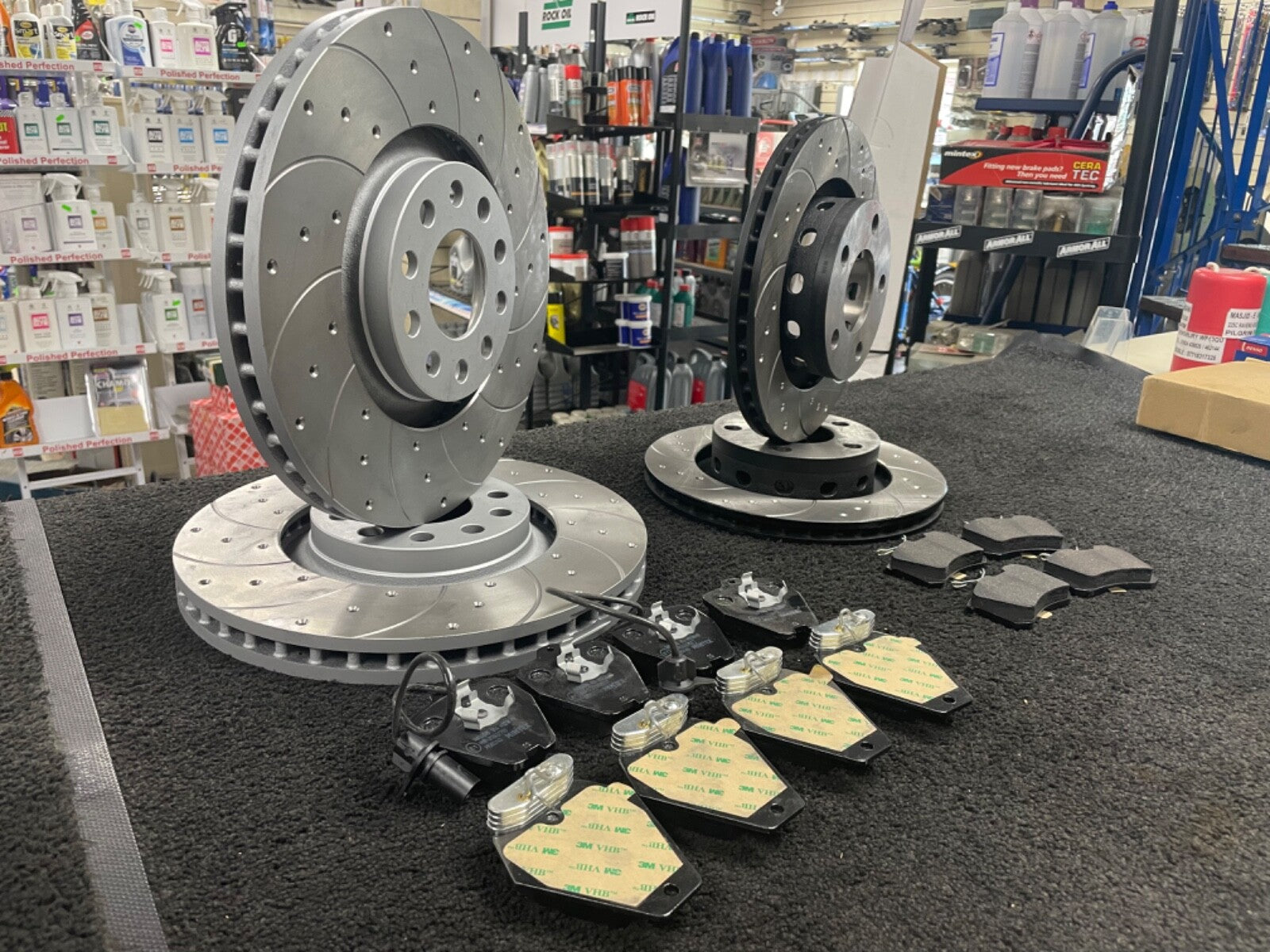 FOR AUDI  S6 4.2 321MM + 269MM DRILLED GROOVED BRAKE DISCS BRAKE PADS