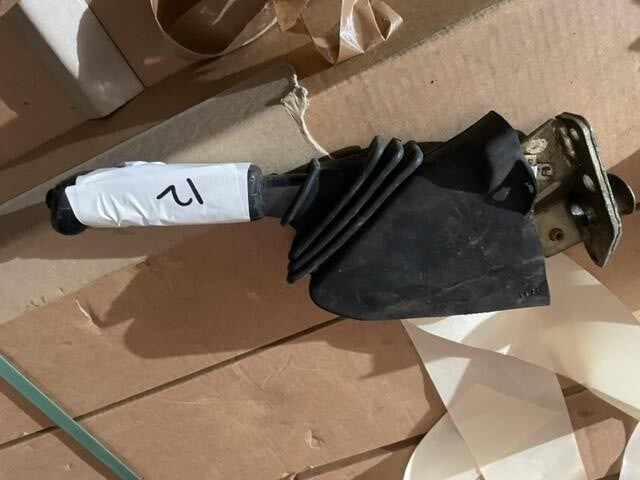 LANDROVER DEFENDER RHD 90 110 130 TDI TD5 TDCi HANDBRAKE LEVER BOOT SWITCH
