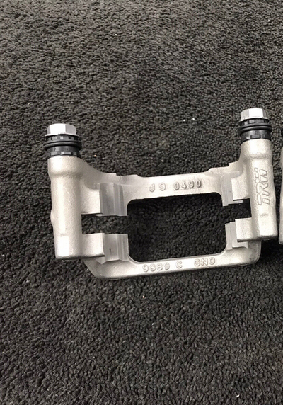 1 GENUINE VW REAR BRAKE CALIPER BRACKET CARRIER VW CADDY 2015ON 4MOTION ALLTRACK