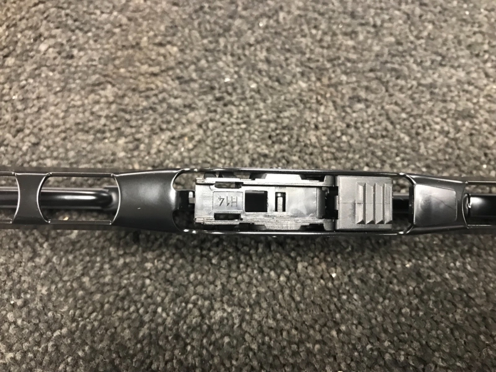 FOR MERCEDES E CLASS E200 E220 E230 W210  WIPER BLADE BOSCH 