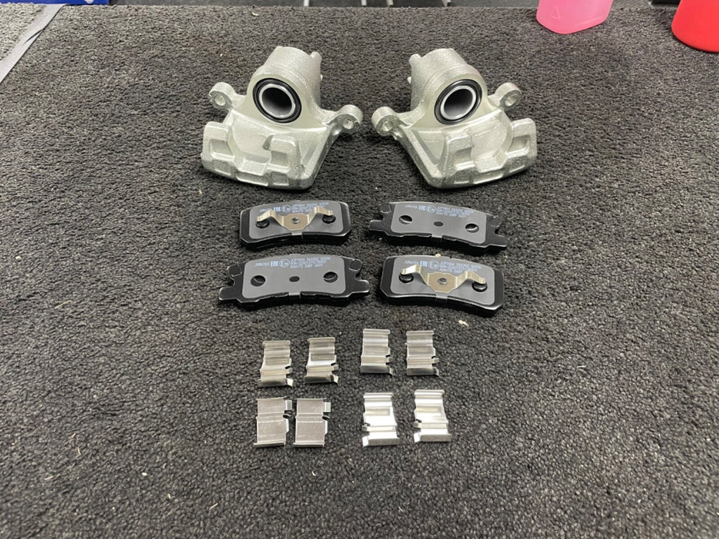 FOR MITSUBISHI SHOGUN PAJERO 3.2DID 3.5V6 2000-2013  REAR CALIPERS AND PADS