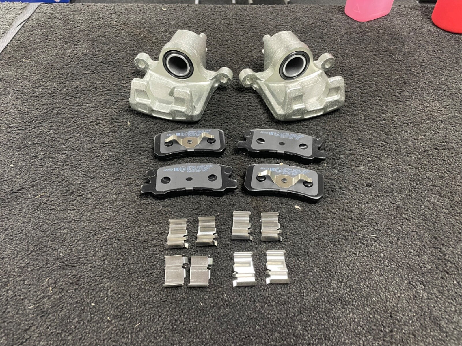 FOR MITSUBISHI SHOGUN PAJERO 3.2DID 3.5V6 2000-2013  REAR CALIPERS AND PADS