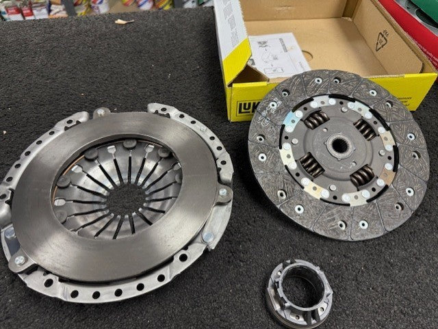 ASTRA F MK3 CALIBRA 2.0 C20XE CAVALIER GSi CLUTCH  KIT BRAND NEW 230mm