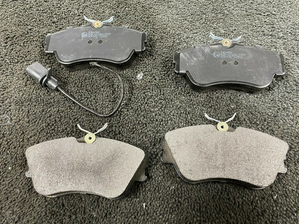 VOLKSWAGEN CARAVELLE MULTIVAN TRANSPORTER  T4 FRONT BRAKE PAD SET
