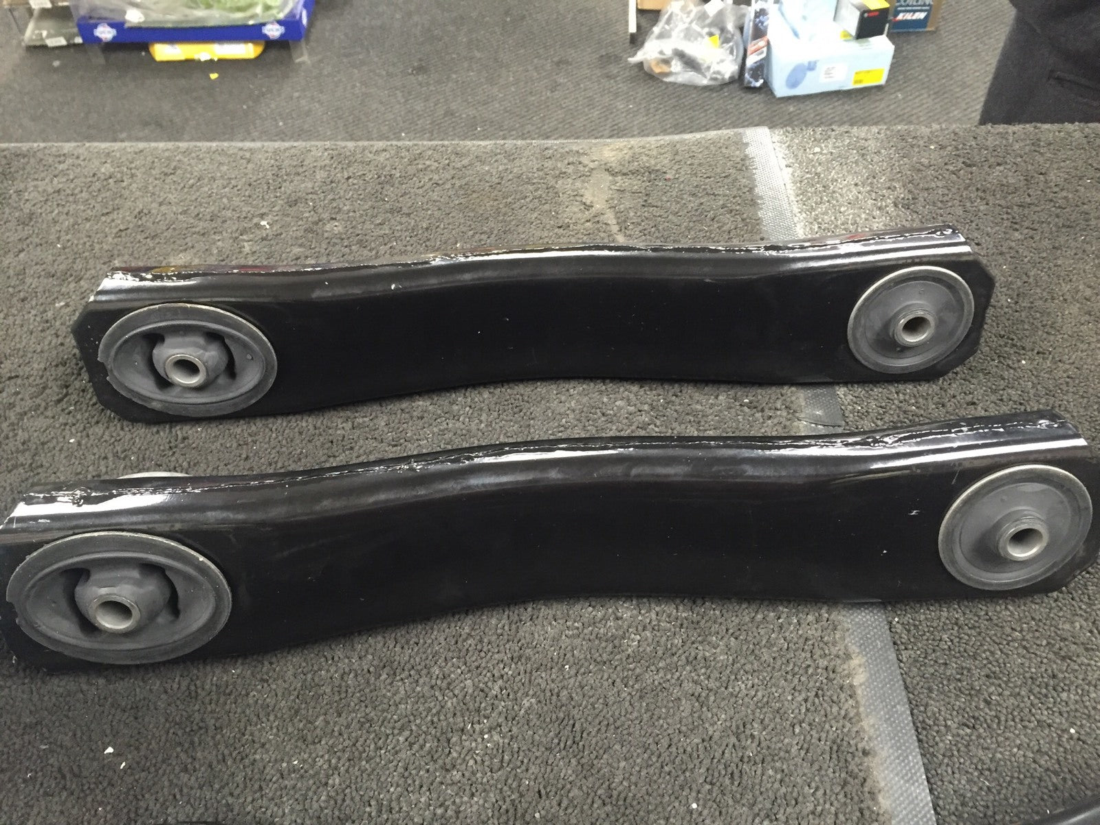 FOR JEEP GRAND CHEROKEE WG WJ 2 FRONT LOWER ARM ARMS BUSH FITTED 52088217 LH RH