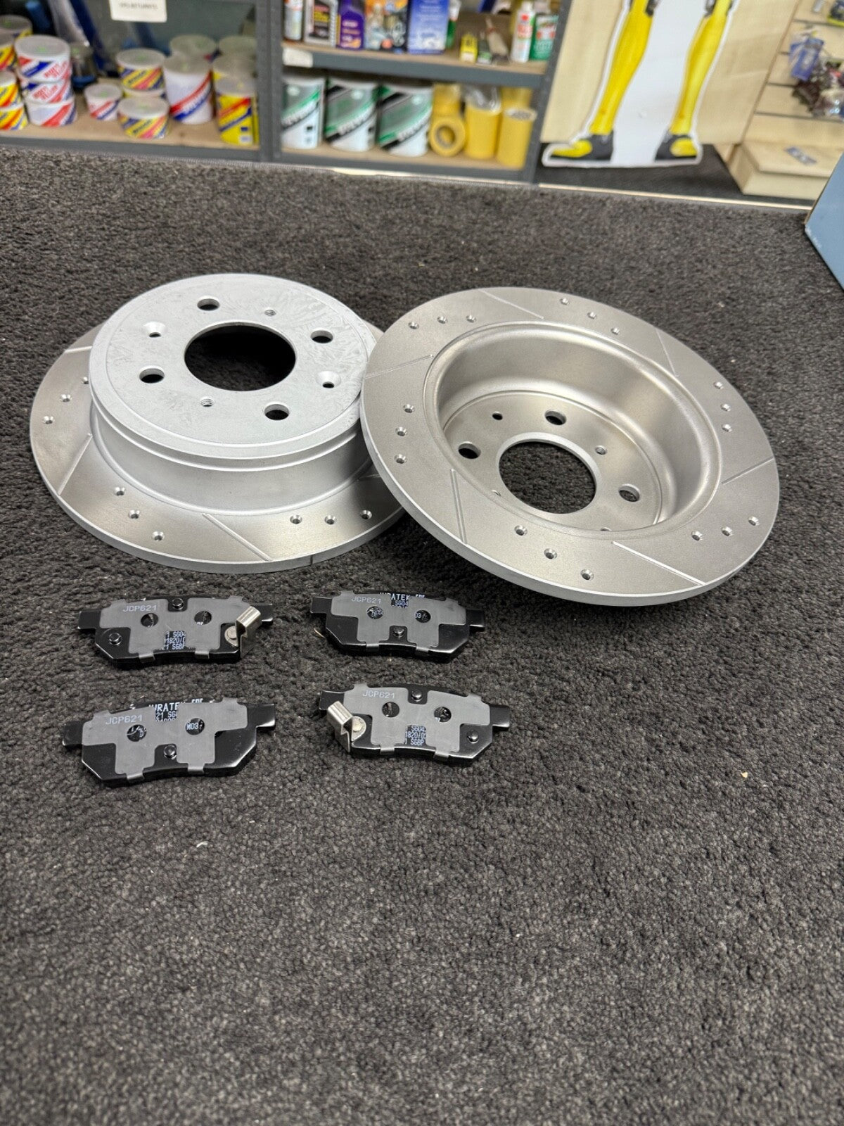 FOR HONDA CRX 1.6 DRILLED GROOVED BRAKE DISC & PADS FRONT  REAR
