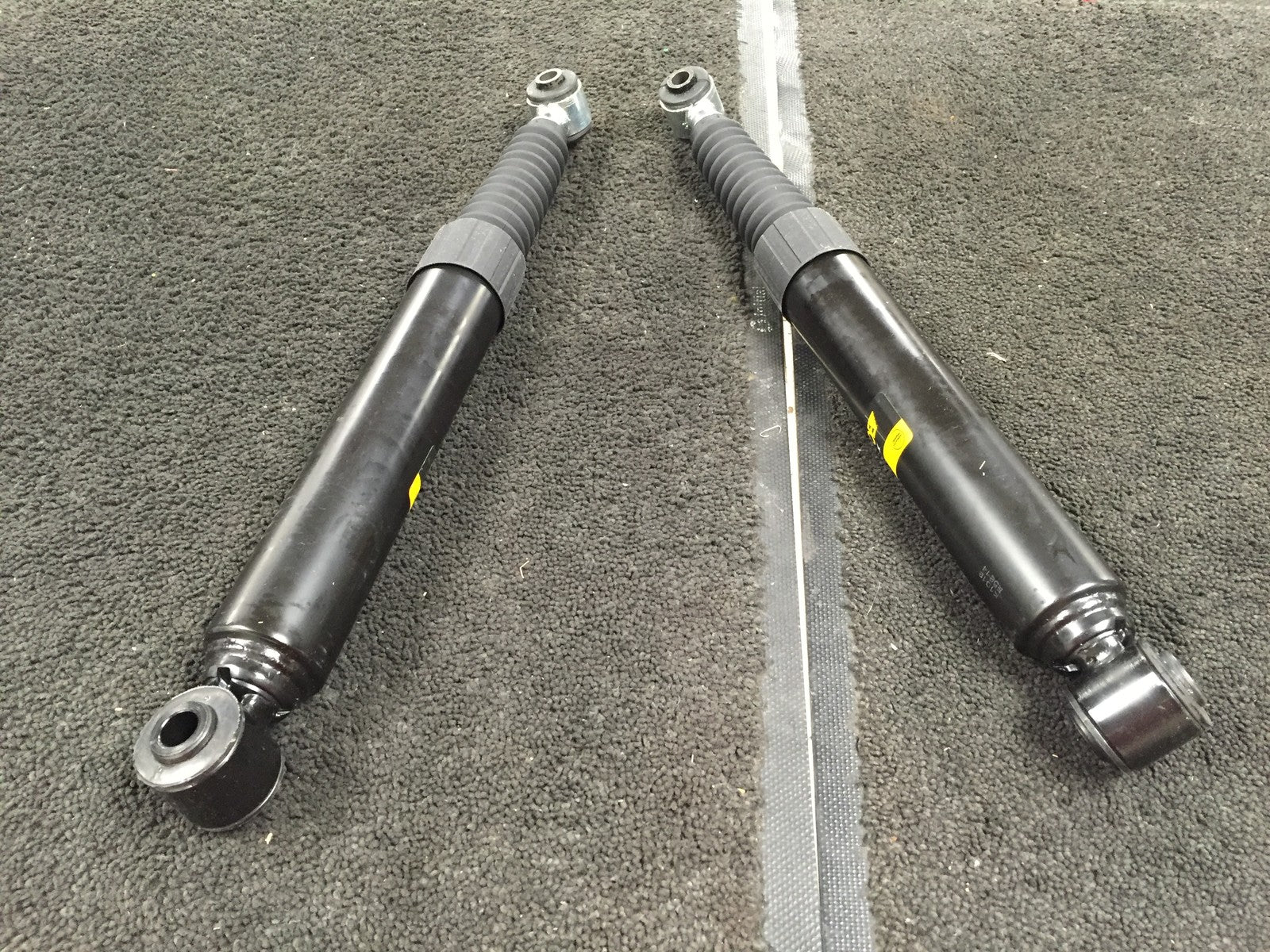 PEUGEOT 607 REAR SHOCK ABSORBER NEW pair 