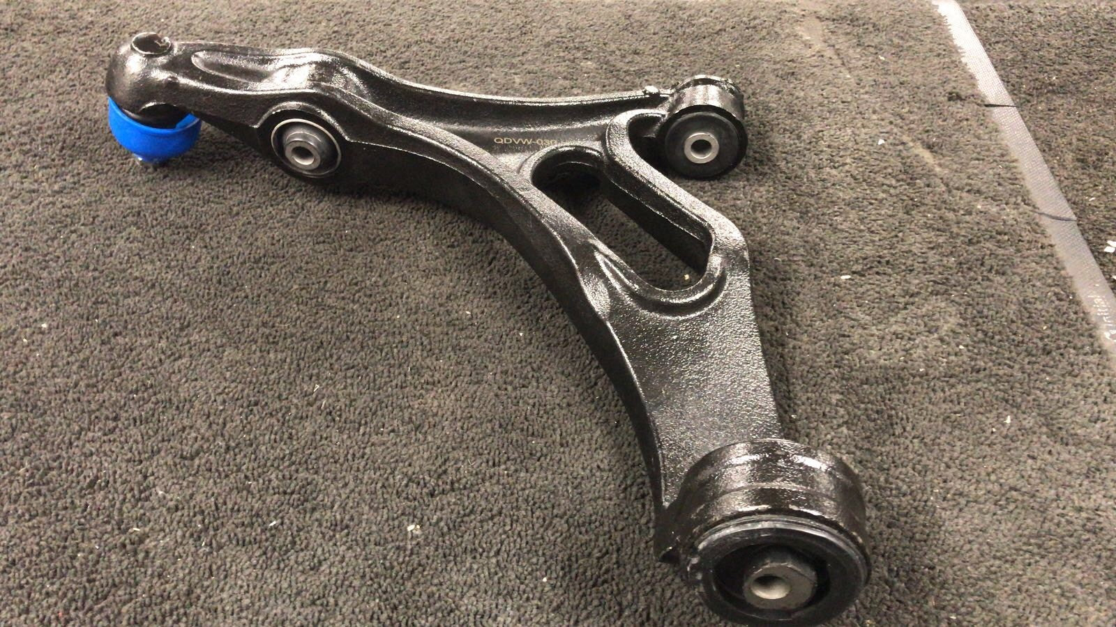 PORSCHE CAYENNE AUDI Q7 TOUAREG FRONT LOWER SUSPENSION WISHBONE ARM RIGHT SIDE