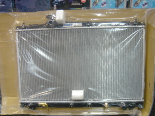 FOR TOYOTA AVENSIS VERSO  2.0 VVTI 2001-2005 RADIATOR NEW