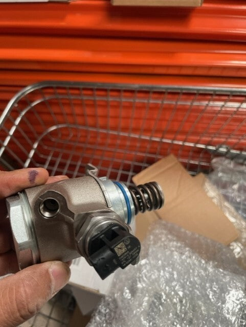 HIGH PRESSURE FUEL PUMP 07L127026A/K FOR Audi A4 A5 A6 A7 A8 Q7 VW Touareg 3.0T