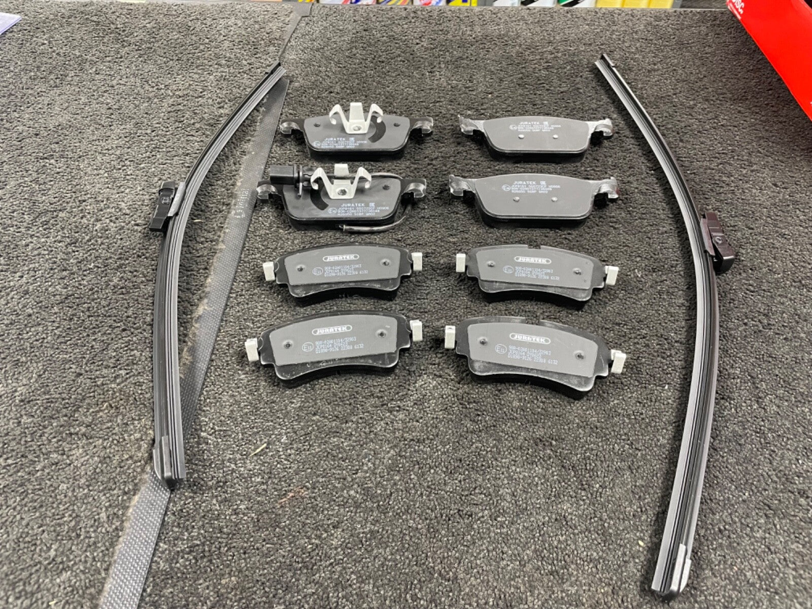 FOR A4 AVANT TDI ULTRA SPORT (MK5 (B9))  FRONT REAR BRAKE PADS WIPER BLADES FRNT