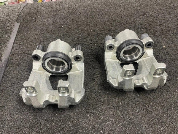2 FRONT BRAKE CALIPERS+SLIDER PINSBMW  320i 320d 318i 318D 325i 323i 312MM DISC