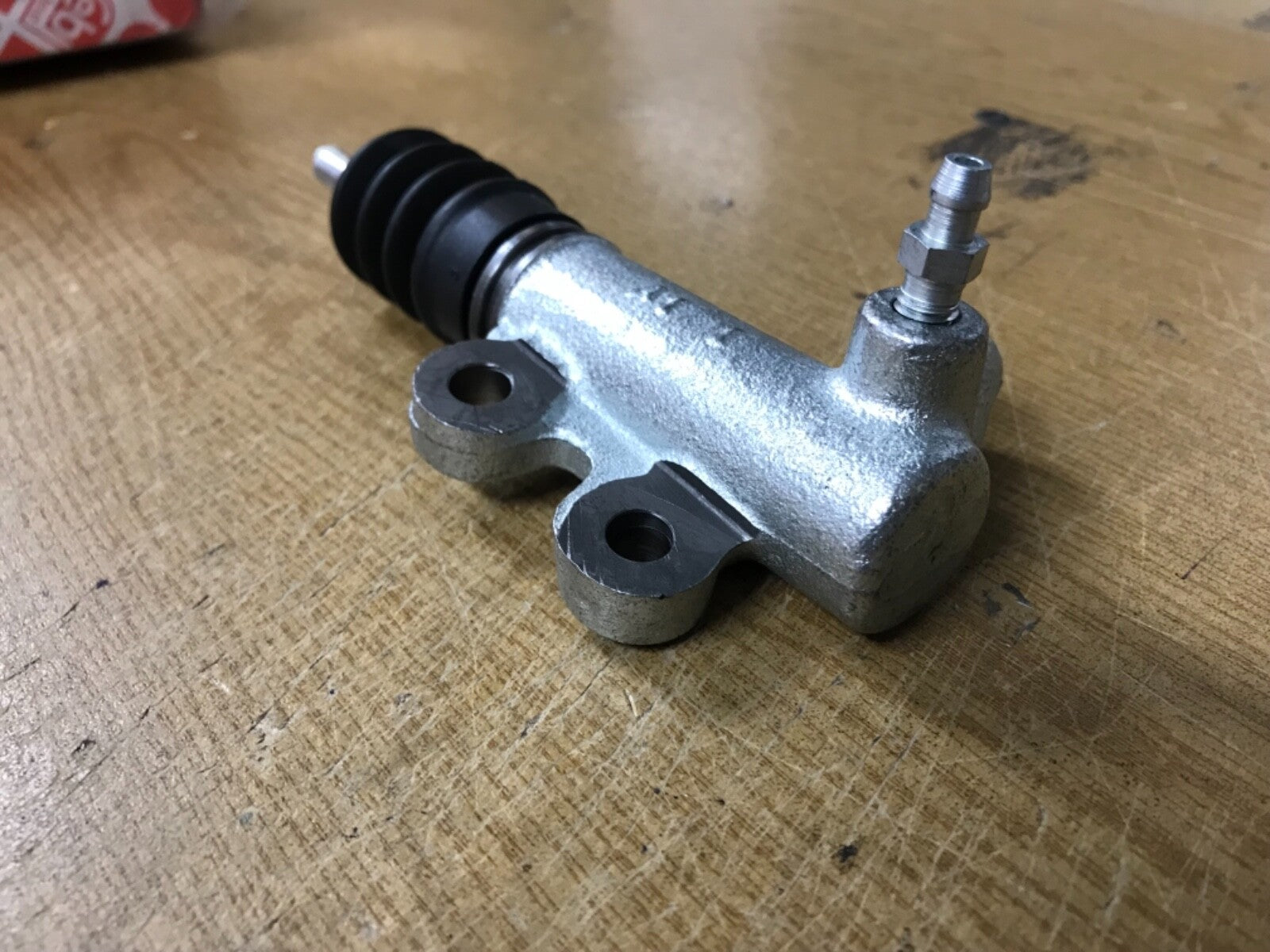 ROVER 800 820 620 SI CLUTCH SLAVE CYLINDER  TRW TYPE FITTING