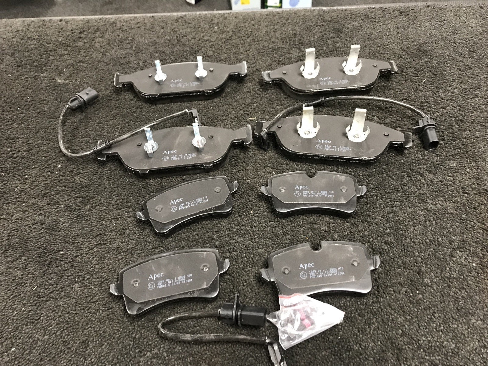 AUDI A7 3.0Bi-TDi QUATTRO SPORT BRAKE PADS FRONT REAR WITH SENSORS
