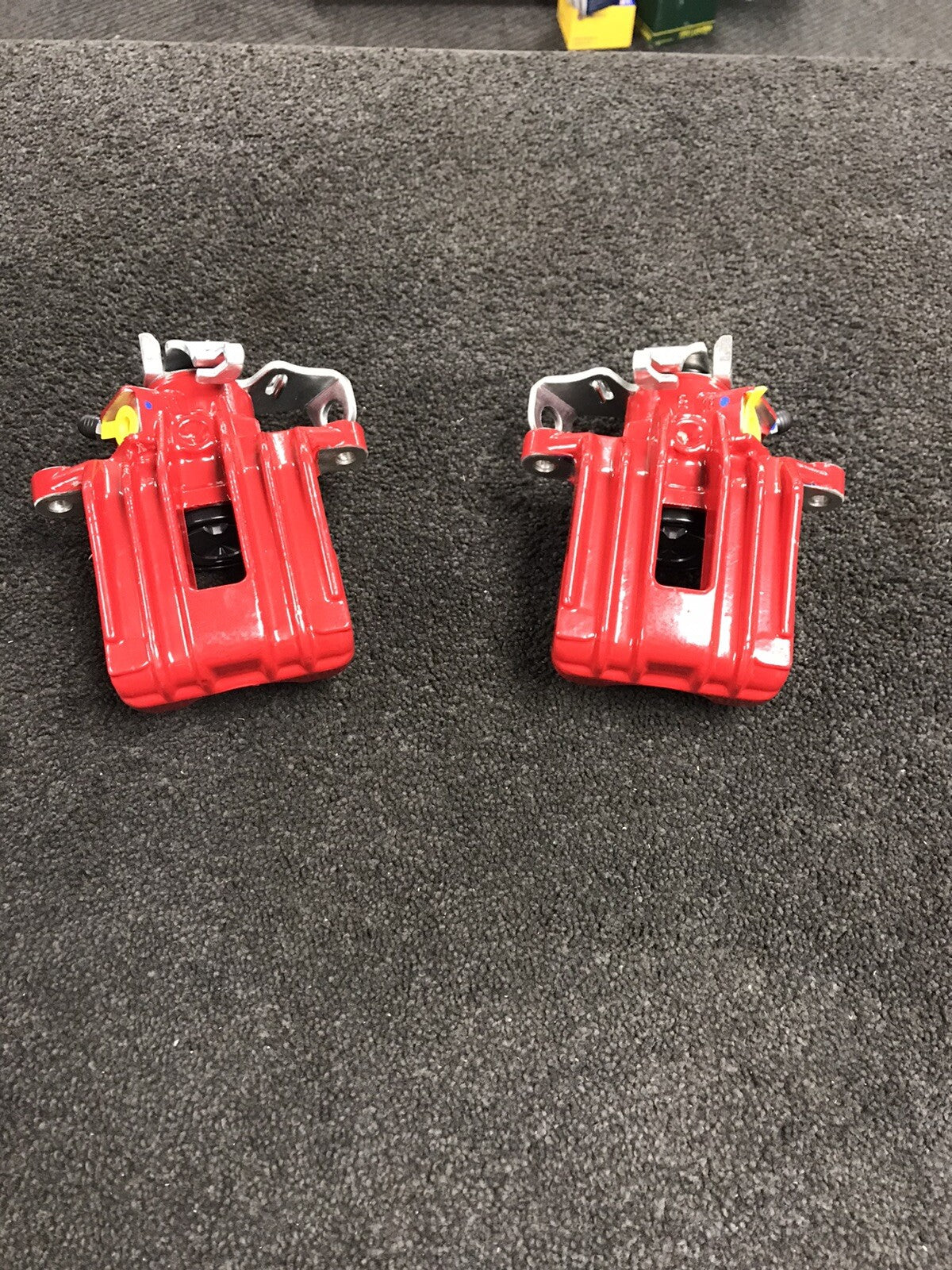 2 REAR BRAKE CALIPER RED FOR SEAT IBIZA 6L 6K 1M TDi 1996-2005 WITH SOLID DISC