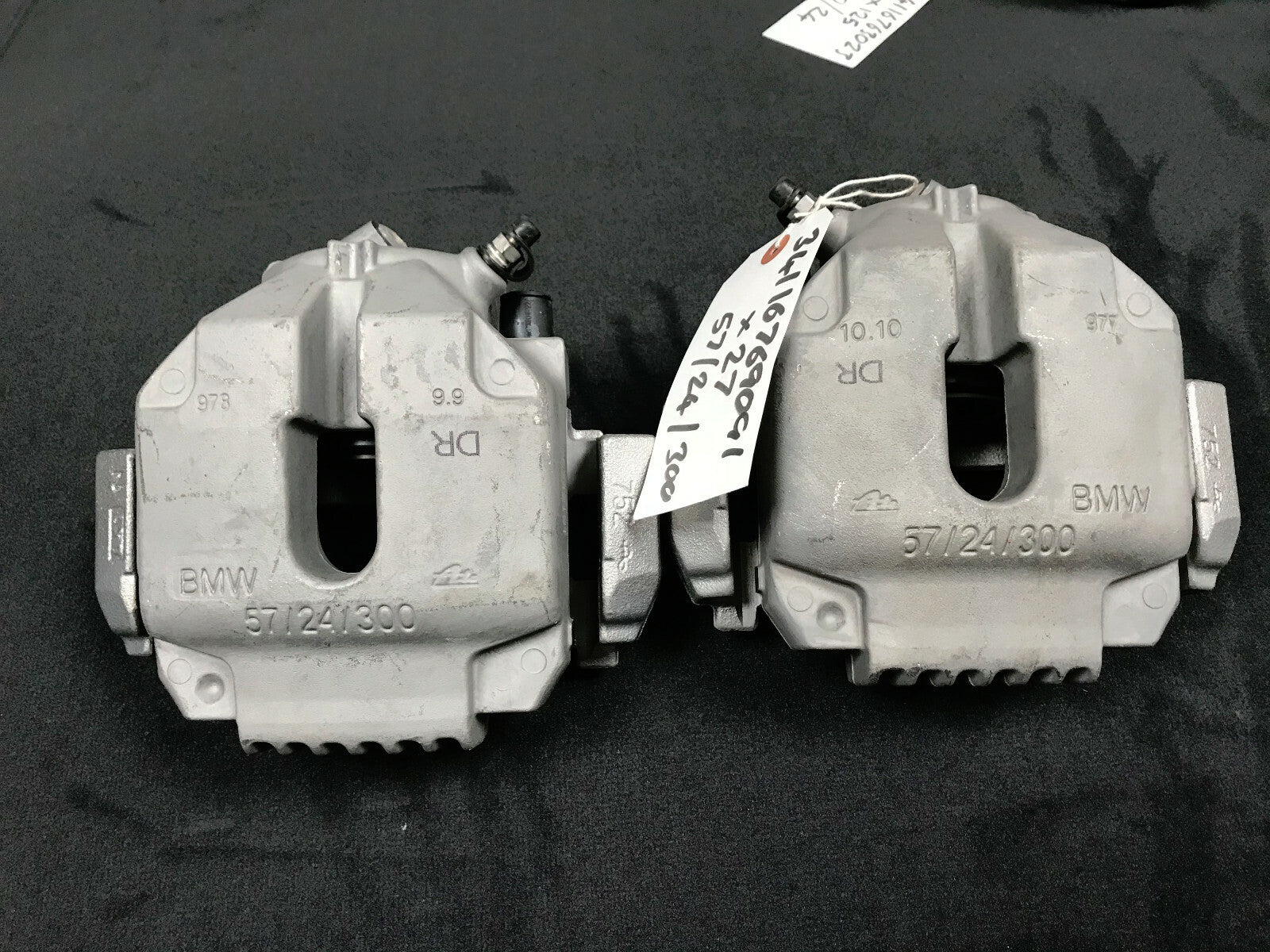 BMW 3 Ser E90 E91 E92 E93 E89 Z4 2 FRONT BRAKE CALIPER CARRIER  GENUINE OE