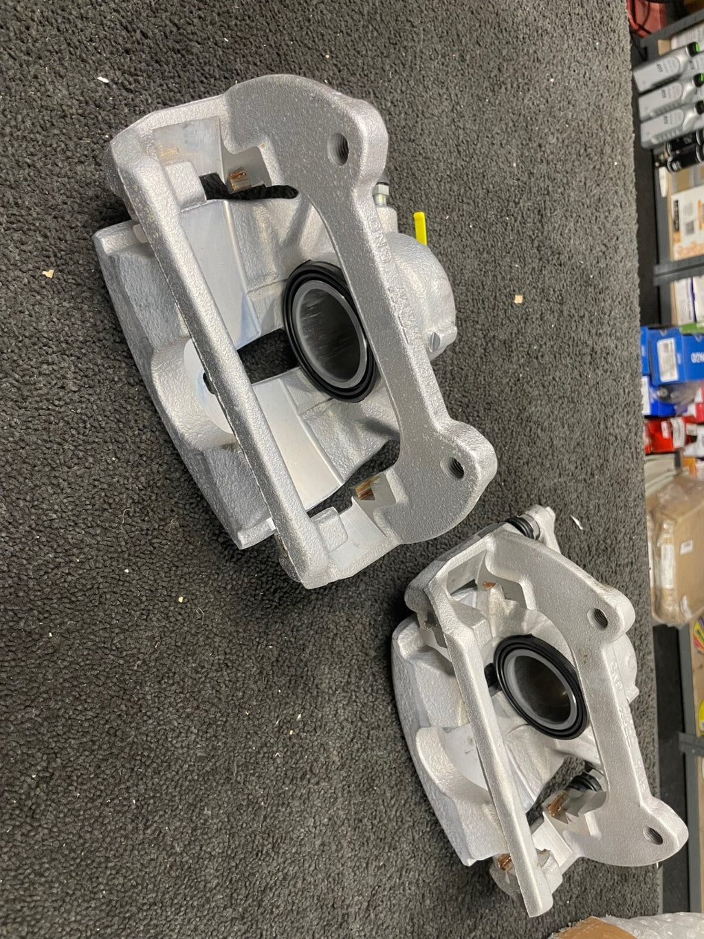 ARTEON GOLF R GTD CLUBSPORT FRONT BRAKE CALIPER COMPLETE CARRIER BRACKET 340