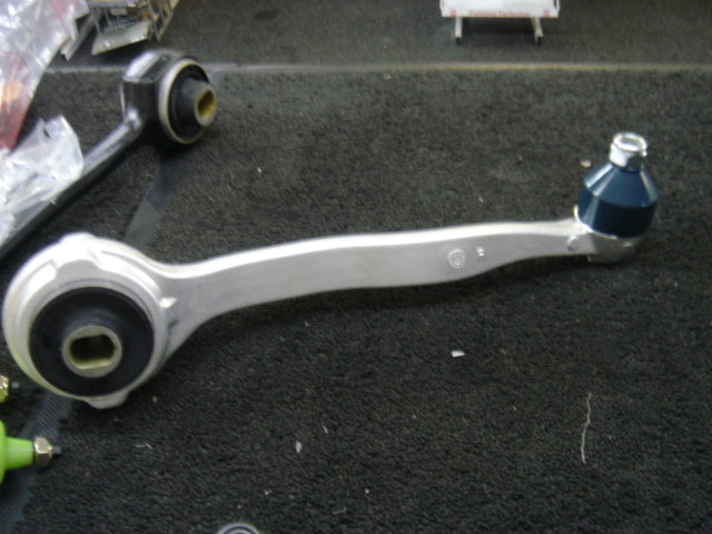 FORMERCEDES C CLASS W203 SALOON 2000-2007 FRONT UPPER WISHBONE ARM BALL JOINT RH
