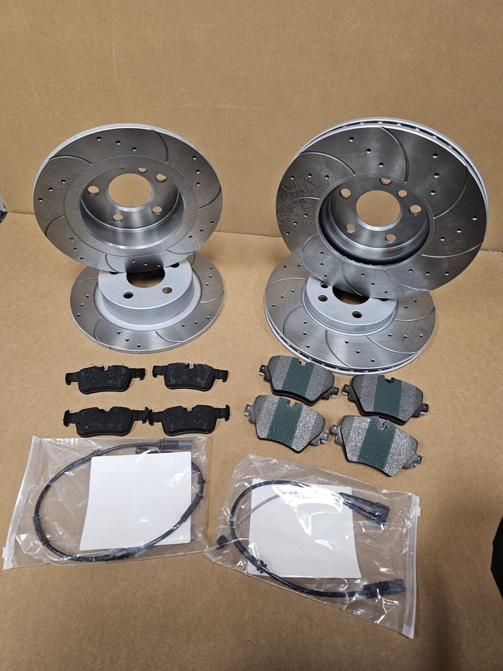 FOR BMW 218D 218I F46 F44  FRONT REAR BRAKE DISCS DRILLED GROOVED BRAKE PADS