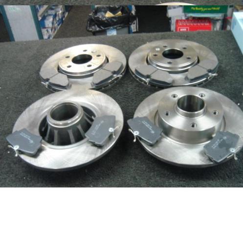 FOR VAUXHALL VIVARO BRAKE DISC  BRAKE PADS FRONT  & REAR 