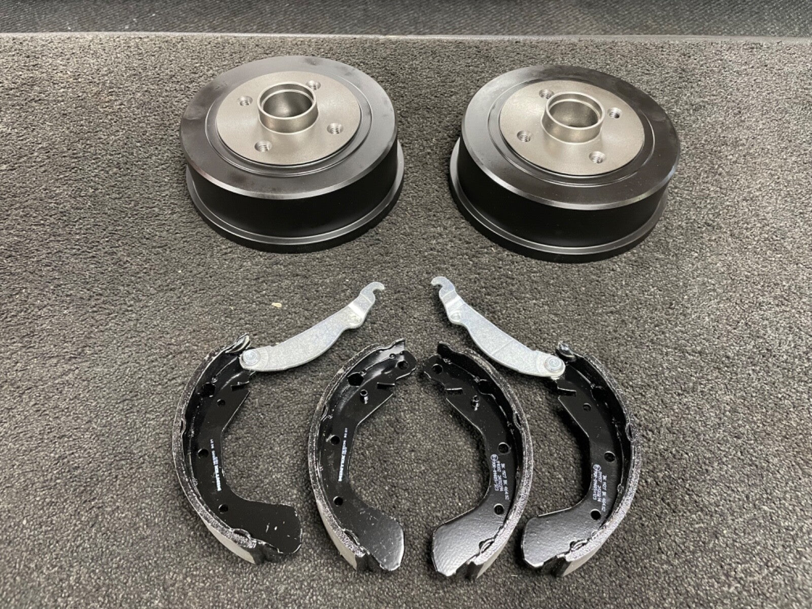VAUXHALL CORSA C COMBO TIGRA 2 REAR BRAKE DRUM BEARING FITTED SHOES + ABS RING