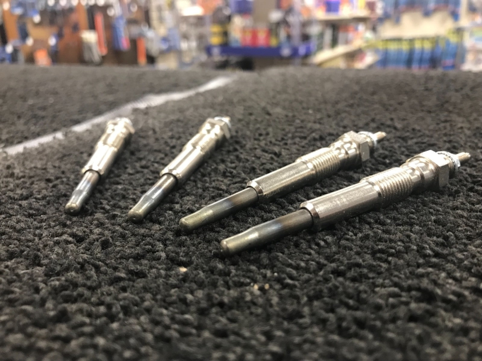 FOR LANDCRUISER 4 RUNNER 3.0 TURBO DIESEL 1KZTE ENGINE  GLOW PLUGS  X 4 NEW