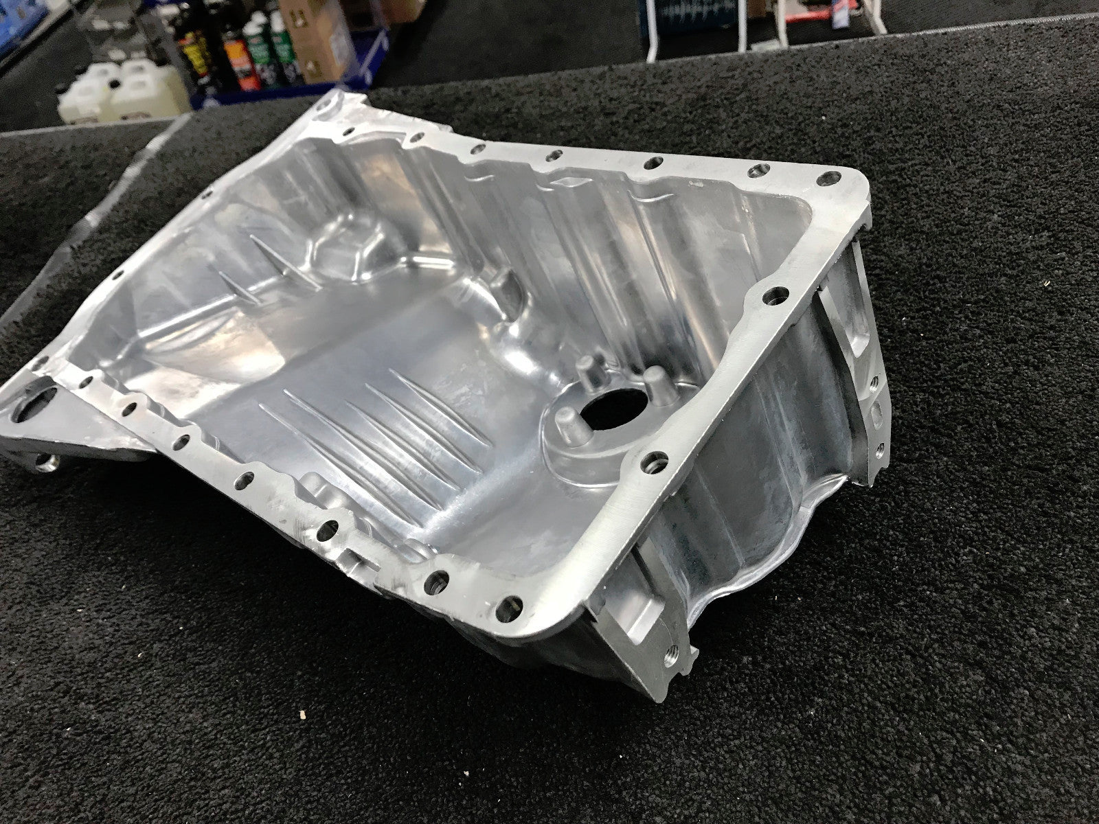 AUDI  A4 B5 B6 B7 A6 C5 SKODA  SUPERB VW PASSAT 3B2 3B2 3B5 OIL SUMP NEW 